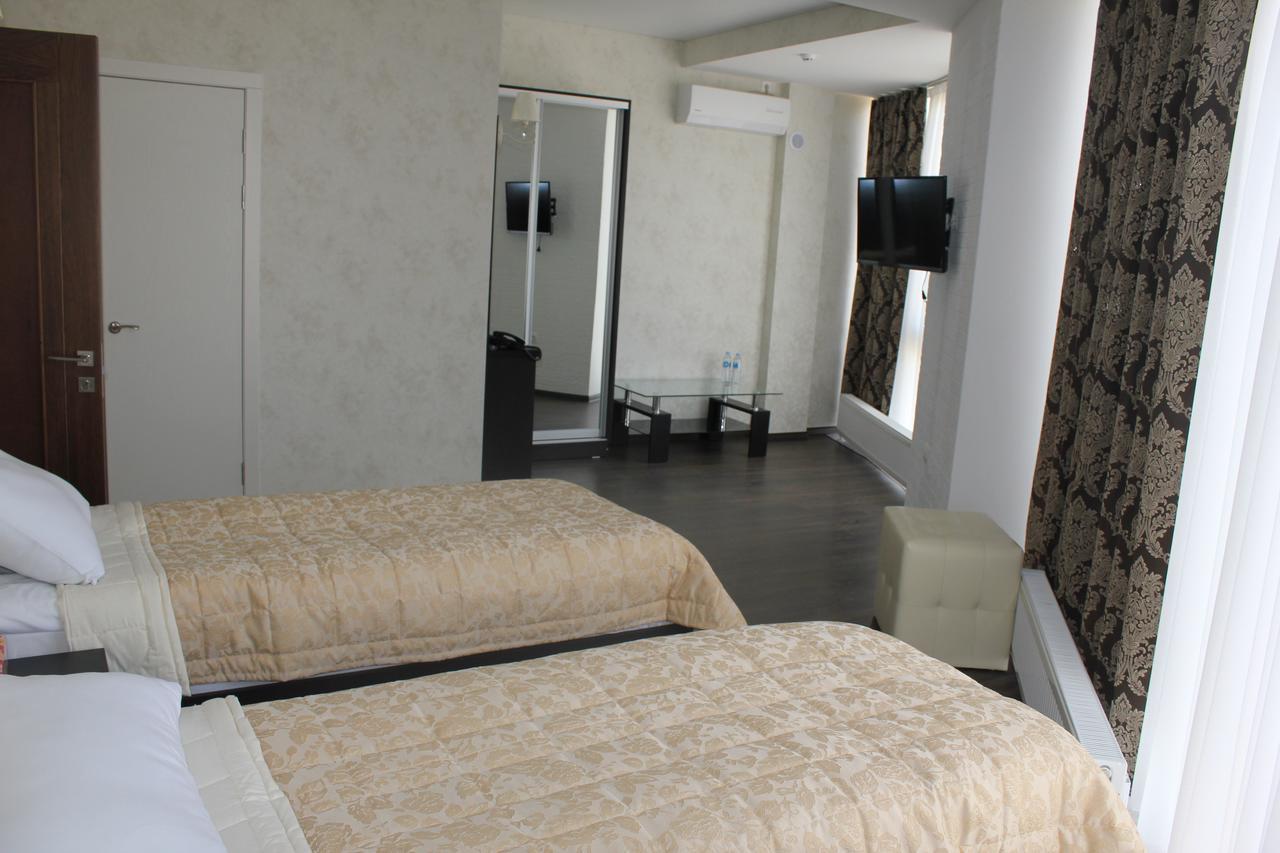 Caral Hotel Comrat ภายนอก รูปภาพ
